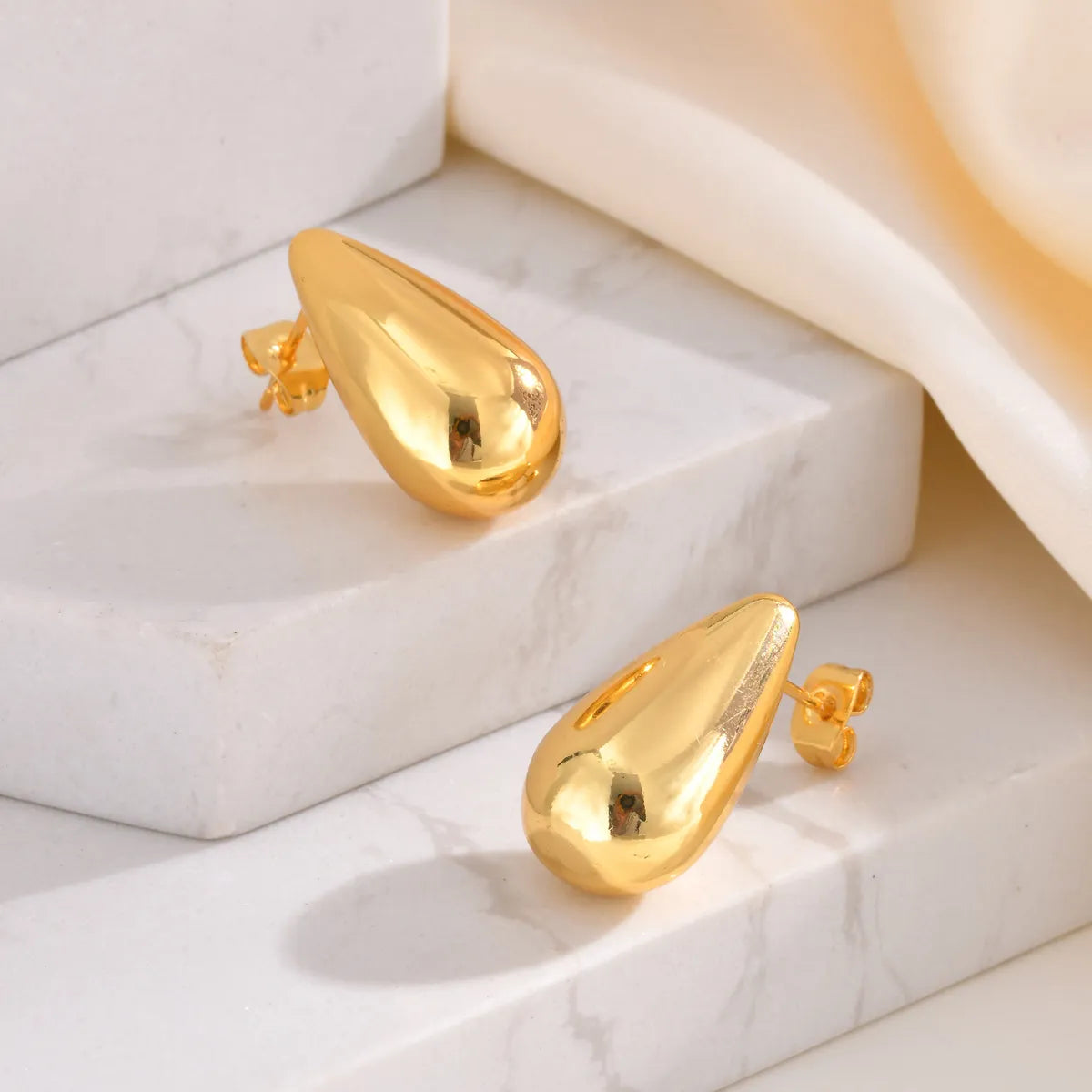 1 Pair Simple Style Classic Style Water Droplets Plating 201 Stainless Steel 18K Gold Plated Ear Studs