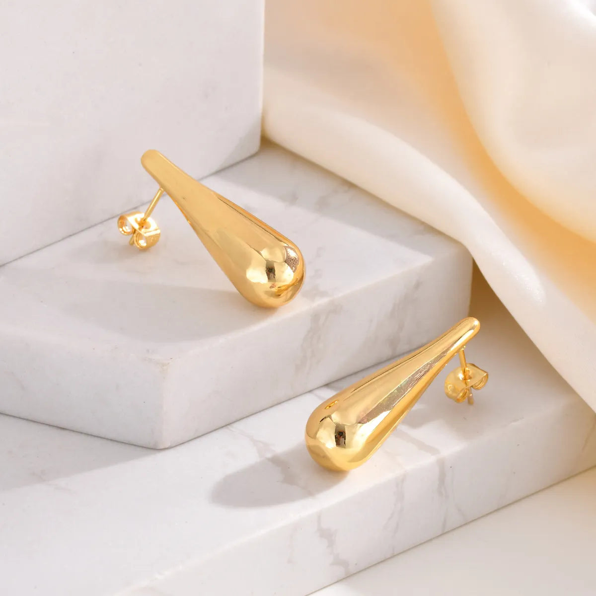 1 Pair Simple Style Classic Style Water Droplets Plating 201 Stainless Steel 18K Gold Plated Ear Studs