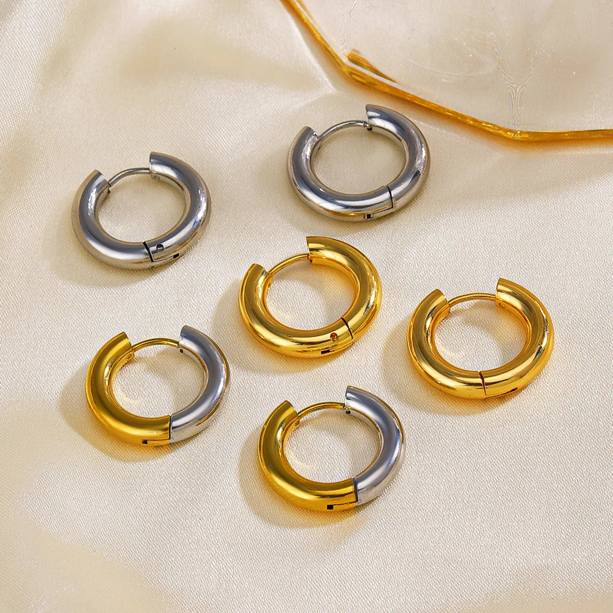 1 Pair Simple Style Color Block Metal Button Stainless Steel 18k Gold Plated Earrings