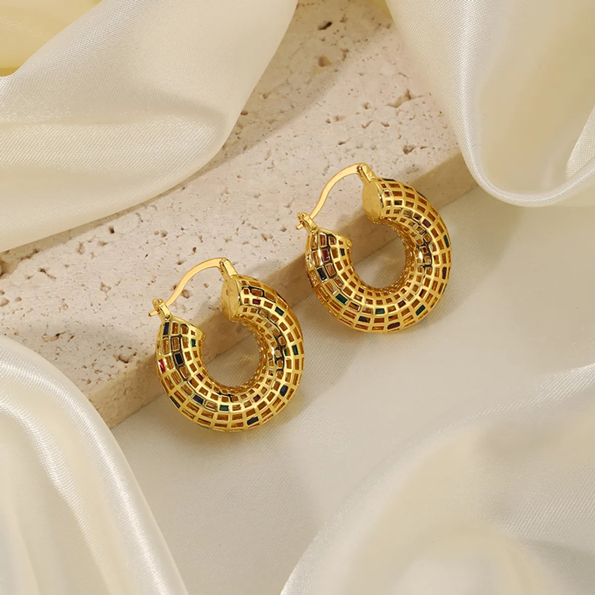 1 Pair Simple Style Color Block Painted Stoving Varnish Plating Copper 18k Gold Plated Earrings