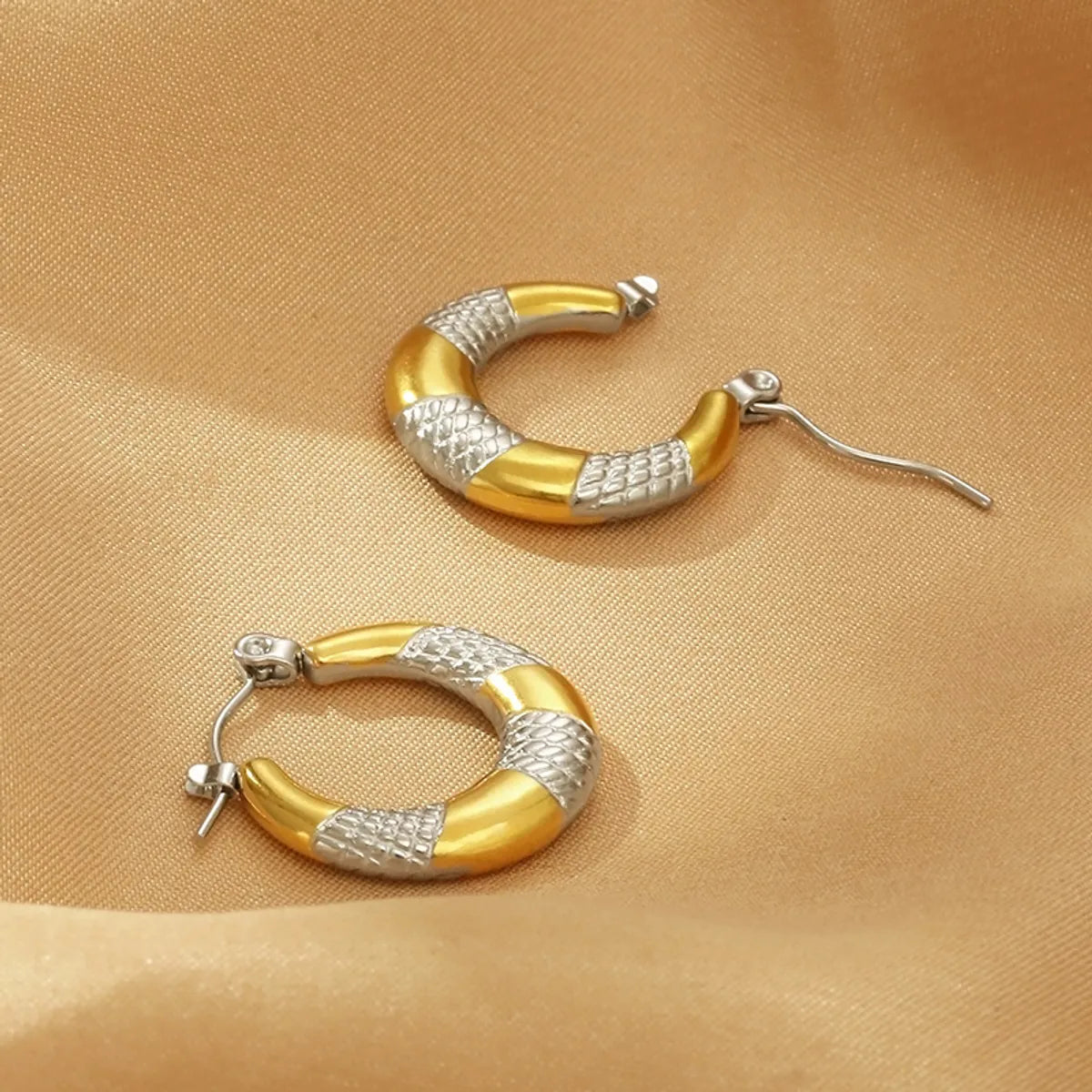 1 Pair Simple Style Color Block Stainless Steel 18K Gold Plated Earrings