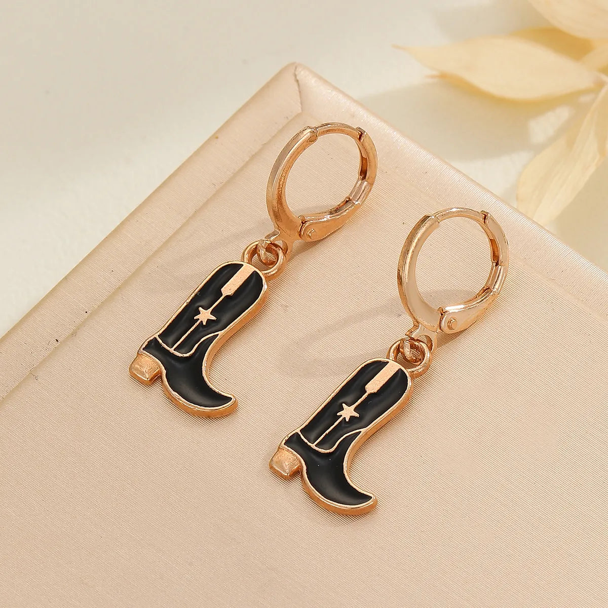 1 Pair Simple Style Commute Boots Enamel Plating Alloy Gold Plated Drop Earrings