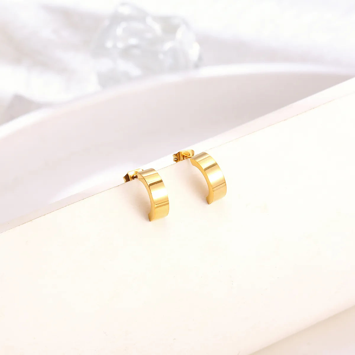 1 Pair Simple Style Commute C Shape Solid Color Plating Titanium Steel 18k Gold Plated Ear Studs