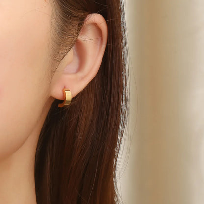 1 Pair Simple Style Commute C Shape Solid Color Plating Titanium Steel 18k Gold Plated Ear Studs