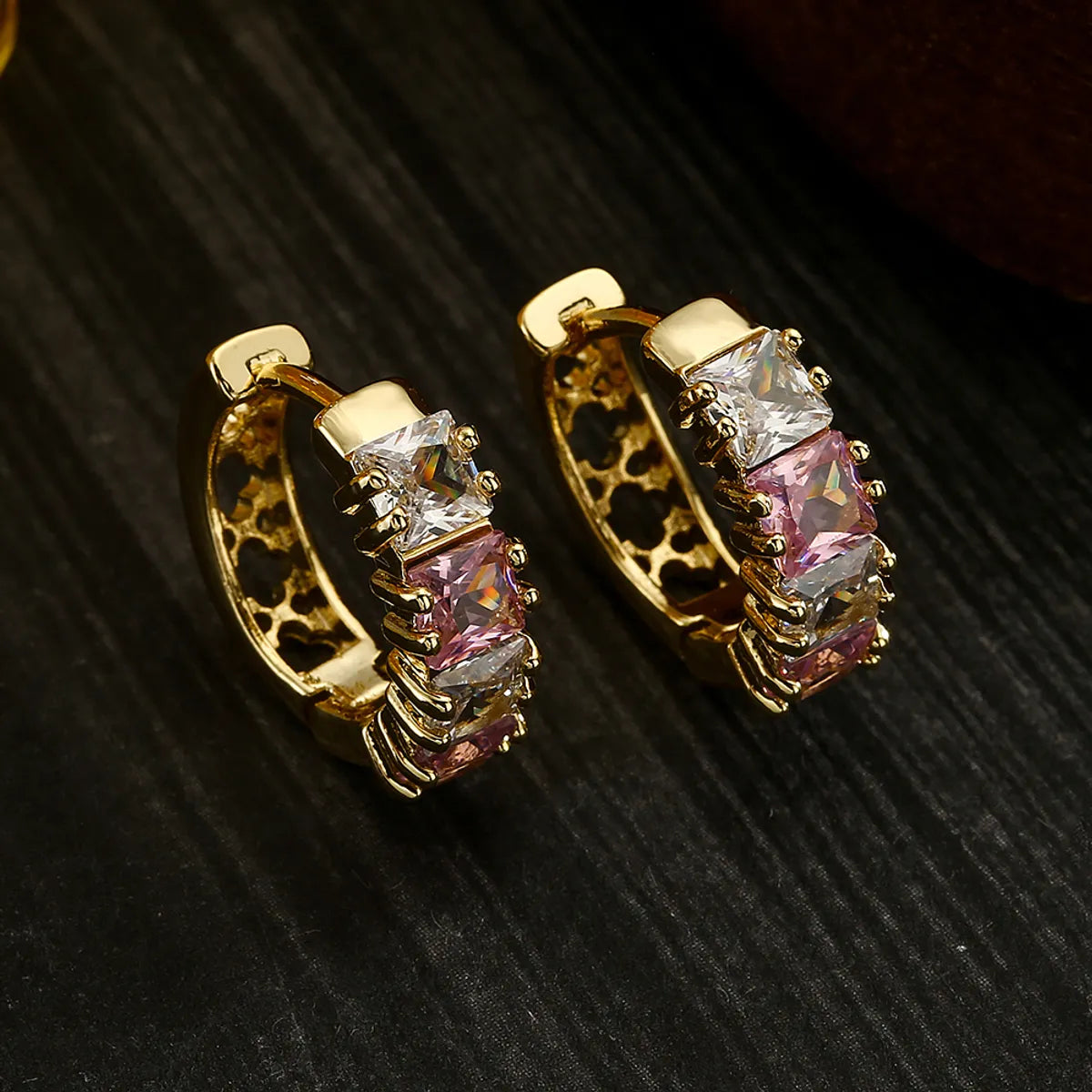 1 Pair Simple Style Commute Circle Copper Plating Inlay Zircon 18k Gold Plated Earrings