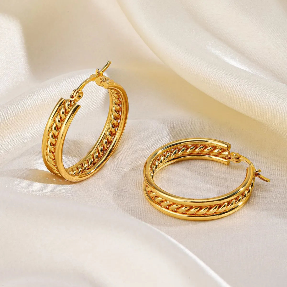 1 Pair Simple Style Commute Circle Twist Plating Stainless Steel 18k Gold Plated Earrings