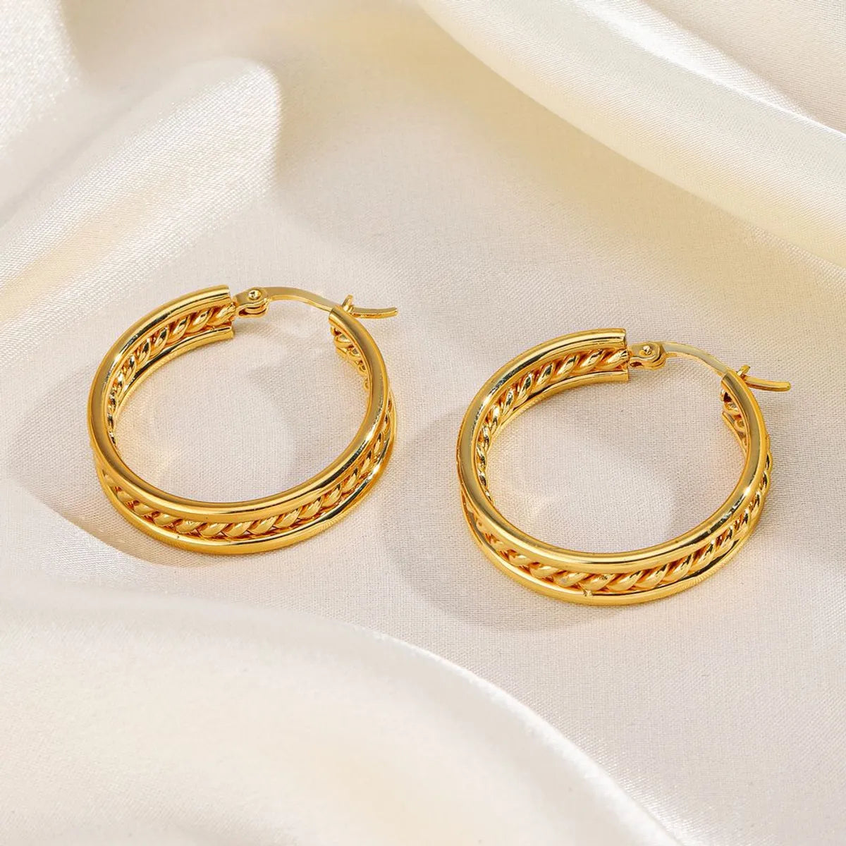 1 Pair Simple Style Commute Circle Twist Plating Stainless Steel 18k Gold Plated Earrings