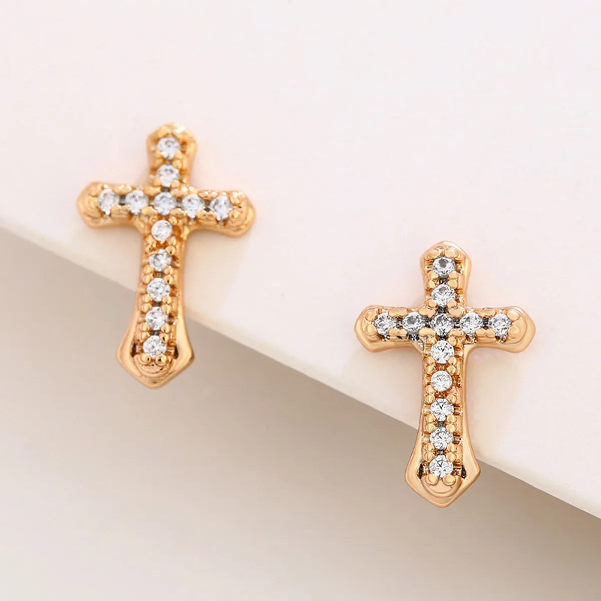 1 Pair Xuping Simple Style Commute Cross Plating Inlay Alloy Artificial Gemstones 18k Gold Plated Ear Studs