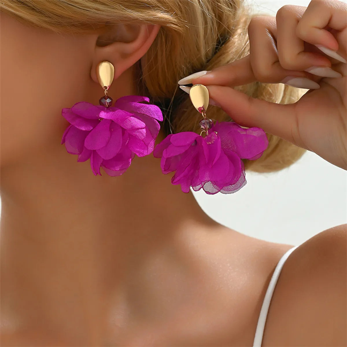 1 Pair Simple Style Commute Flower Alloy Polyester Glass Drop Earrings