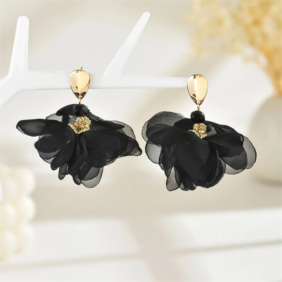 1 Pair Simple Style Commute Flower Alloy Polyester Glass Drop Earrings