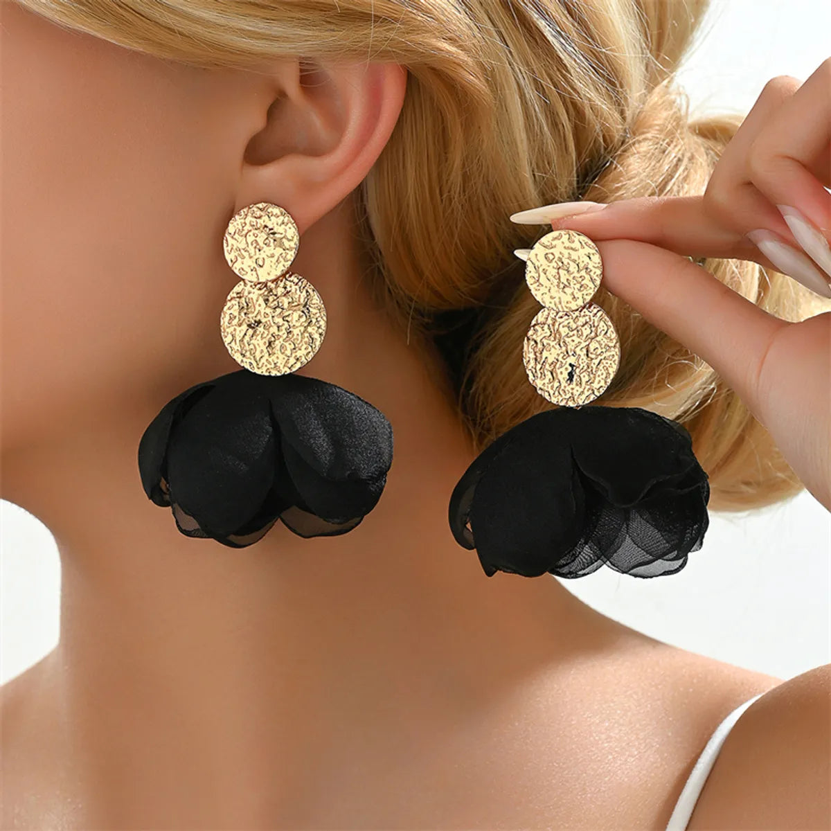 1 Pair Simple Style Commute Flower Alloy Polyester Glass Drop Earrings