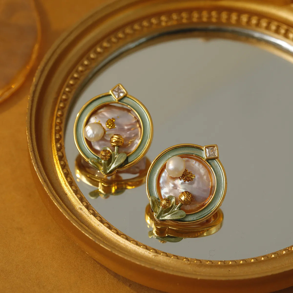 1 Pair Simple Style Commute Flower Plating Inlay Copper Freshwater Pearl Copper Zircon 18K Gold Plated Ear Studs