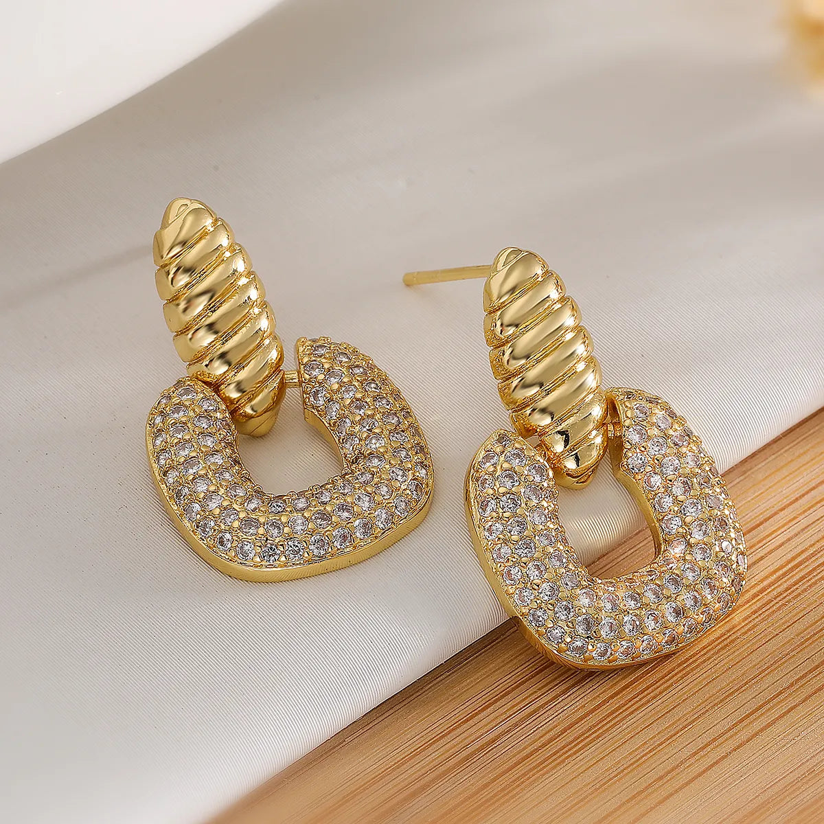 1 Pair Simple Style Commute Geometric Inlay Copper Zircon 18K Gold Plated Earrings Ear Studs