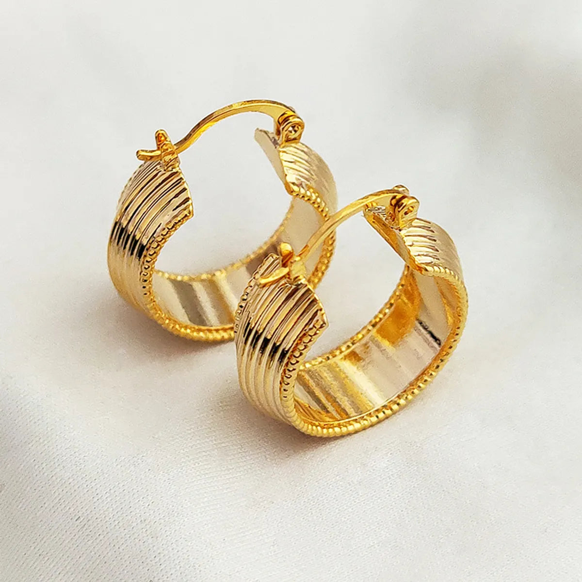 1 Pair Simple Style Commute Geometric Plating Copper Earrings