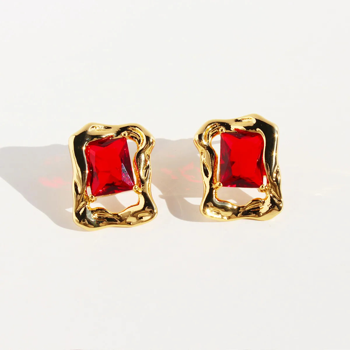 1 Pair Simple Style Commute Geometric Sun Inlay Handmade Enamel Brass Zircon 24K Gold Plated Ear Studs