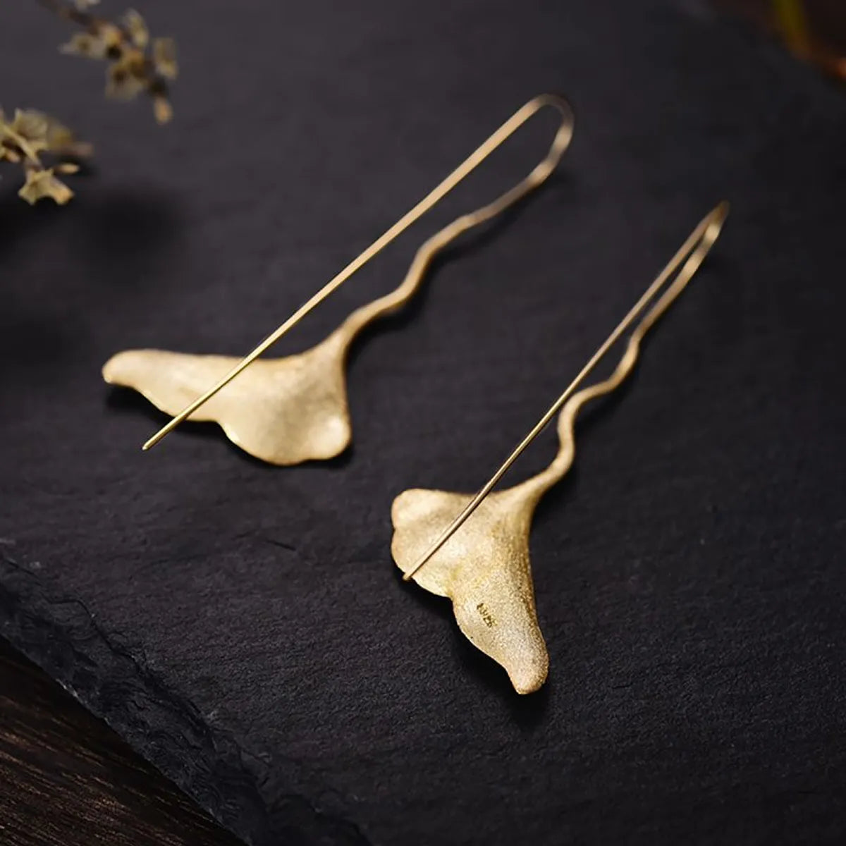 1 Pair Simple Style Commute Ginkgo Leaf Plating Sterling Silver Gold Plated Drop Earrings