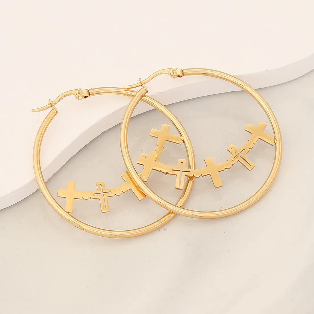 1 Pair Simple Style Commute Heart Shape Flower Butterfly Hollow Out 304 Stainless Steel 18K Gold Plated Earrings