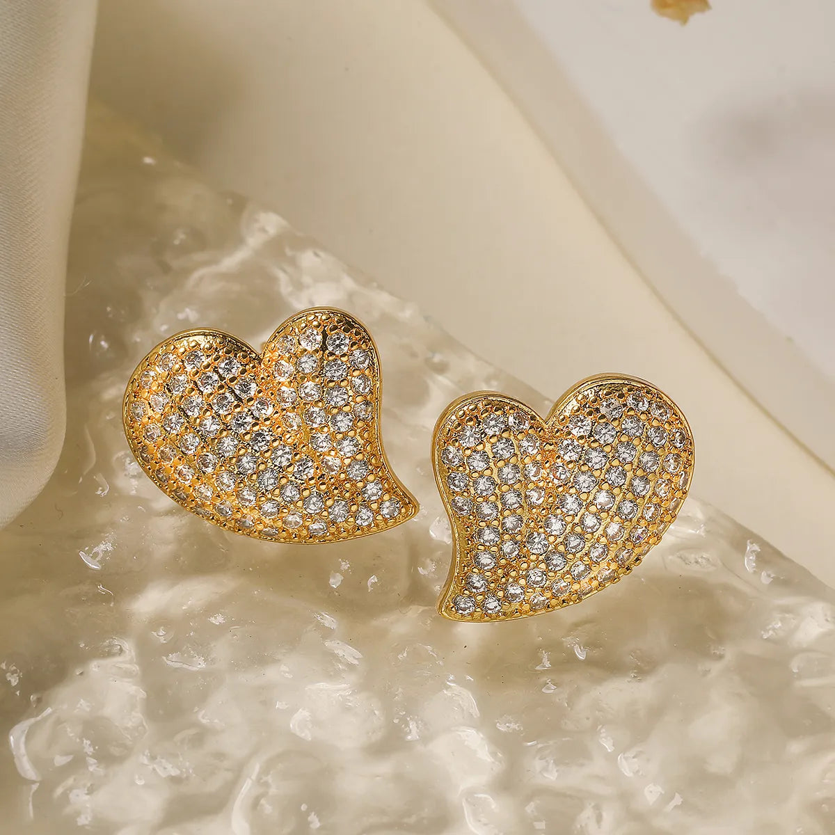 1 Pair Simple Style Commute Heart Shape Plating Inlay Copper Zircon 18K Gold Plated Ear Studs