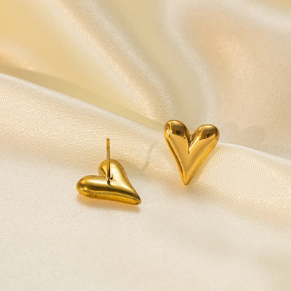 1 Pair Simple Style Commute Heart Shape Plating Titanium Steel 18k Gold Plated Ear Studs