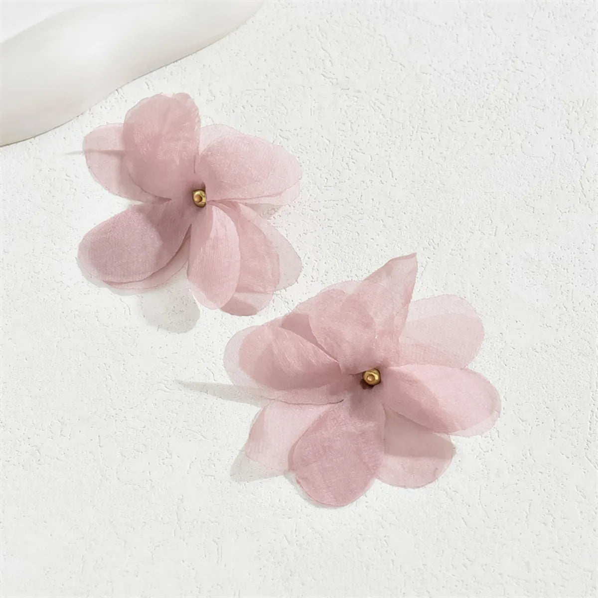 1 Pair Simple Style Commute Petal Alloy Polyester Drop Earrings