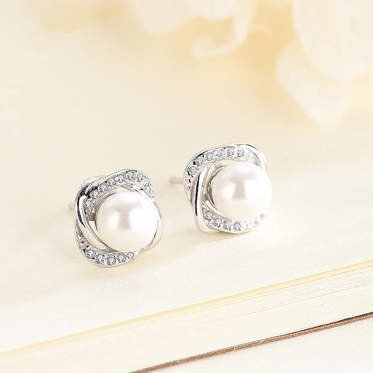 1 Pair Simple Style Commute Round Inlay Sterling Silver Pearl Zircon Ear Studs