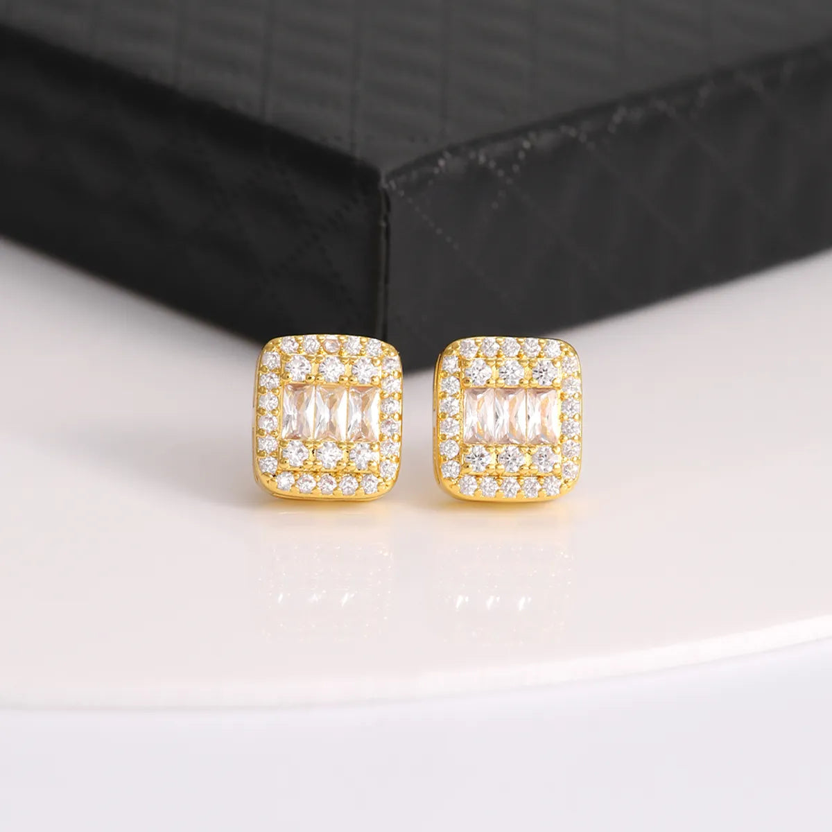 1 Pair Simple Style Commute Shiny Solid Color Plating Inlay Copper Zircon 18K Gold Plated Ear Studs