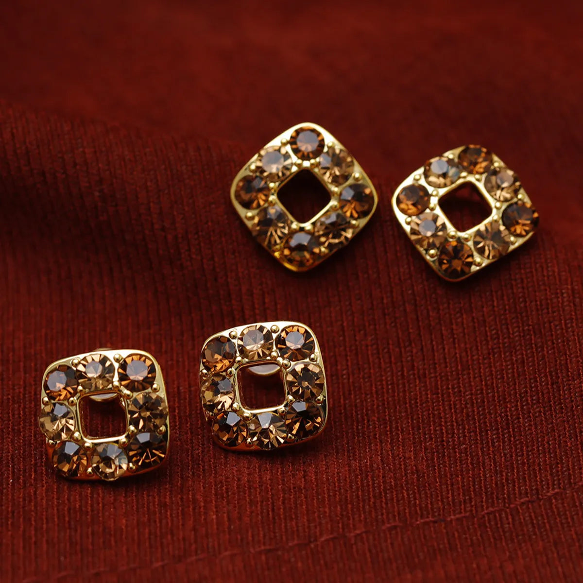 1 Pair Simple Style Commute Solid Color Plating Inlay Copper Rhinestones 18K Gold Plated Ear Studs