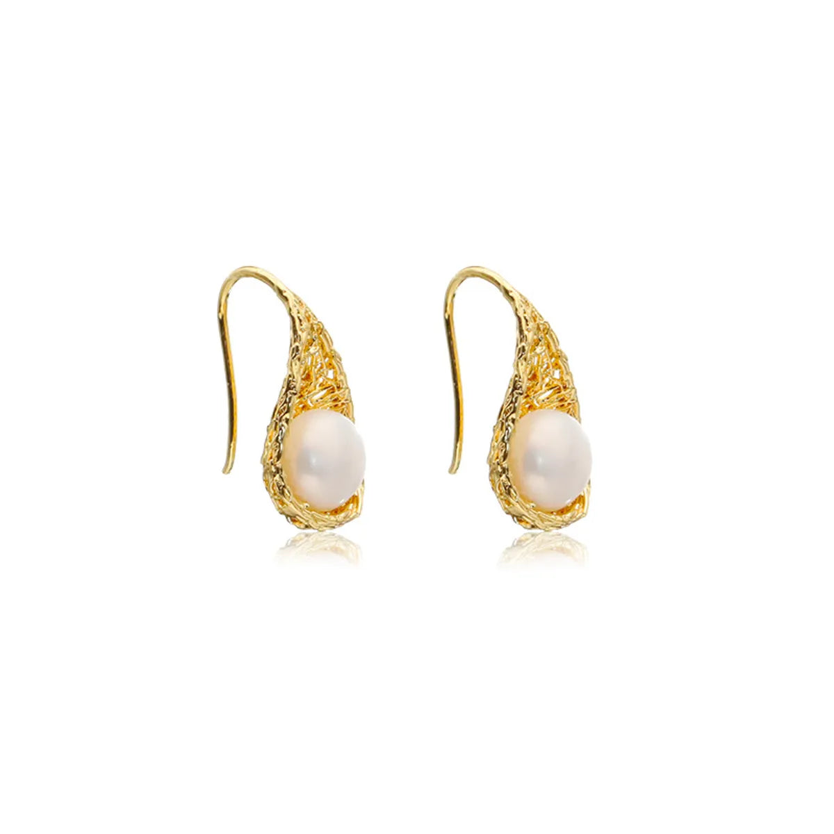 1 Pair Simple Style Commute Solid Color Plating Inlay Freshwater Pearl Copper Pearl 18k Gold Plated Drop Earrings