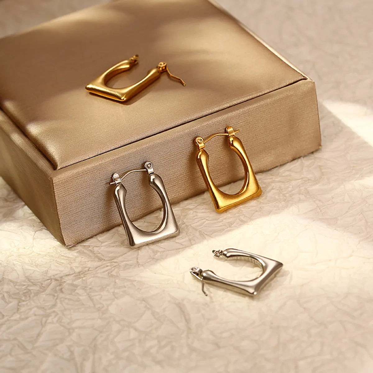 1 Pair Simple Style Commute Solid Color Plating 201 Stainless Steel 18K Gold Plated Earrings