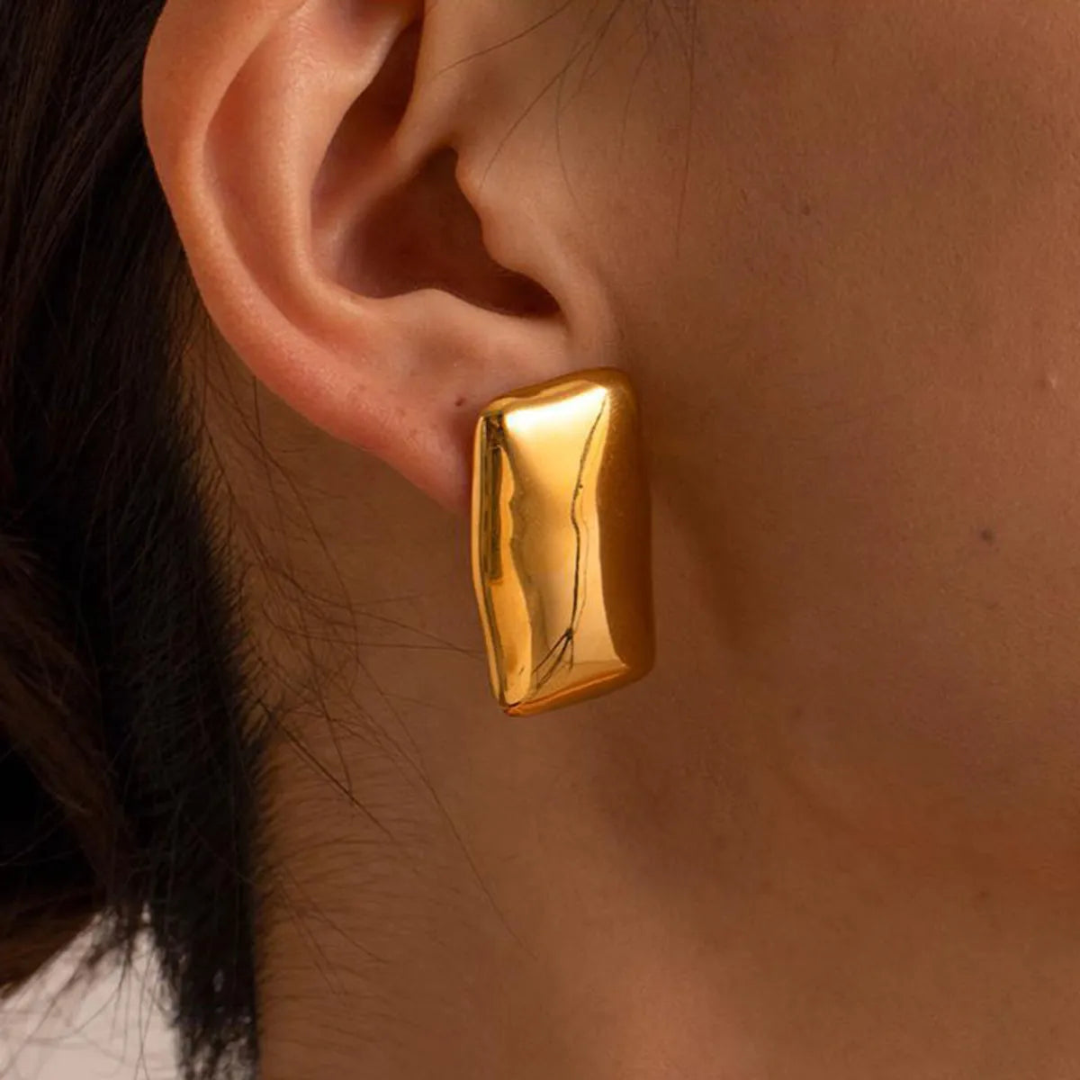 1 Pair Simple Style Commute Solid Color Plating Stainless Steel Titanium Steel 18k Gold Plated Gold Plated Ear Studs