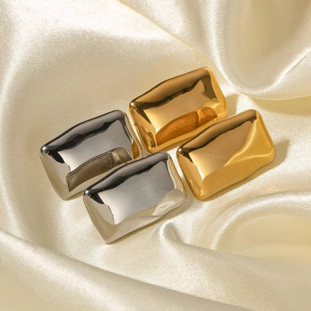 1 Pair Simple Style Commute Solid Color Plating Stainless Steel Titanium Steel 18k Gold Plated Gold Plated Ear Studs