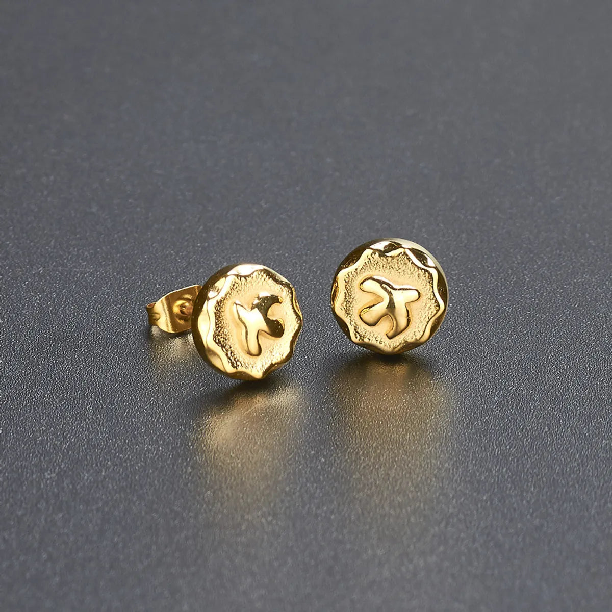 1 Pair Simple Style Commute Solid Color Plating Titanium Steel Gold Plated Ear Studs