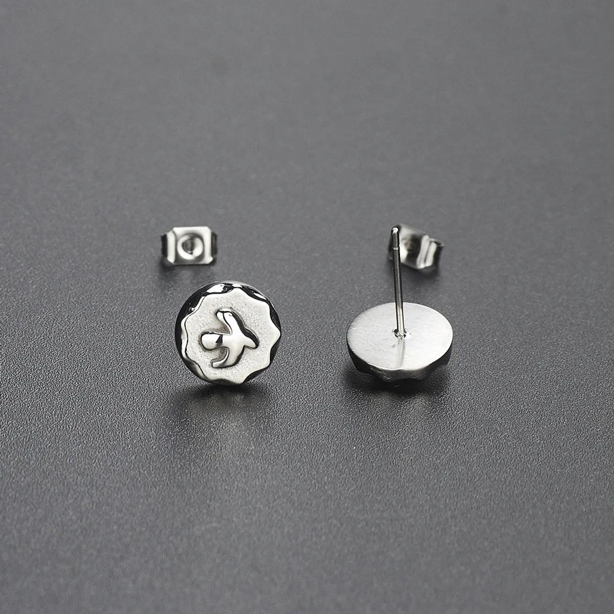 1 Pair Simple Style Commute Solid Color Plating Titanium Steel Gold Plated Ear Studs