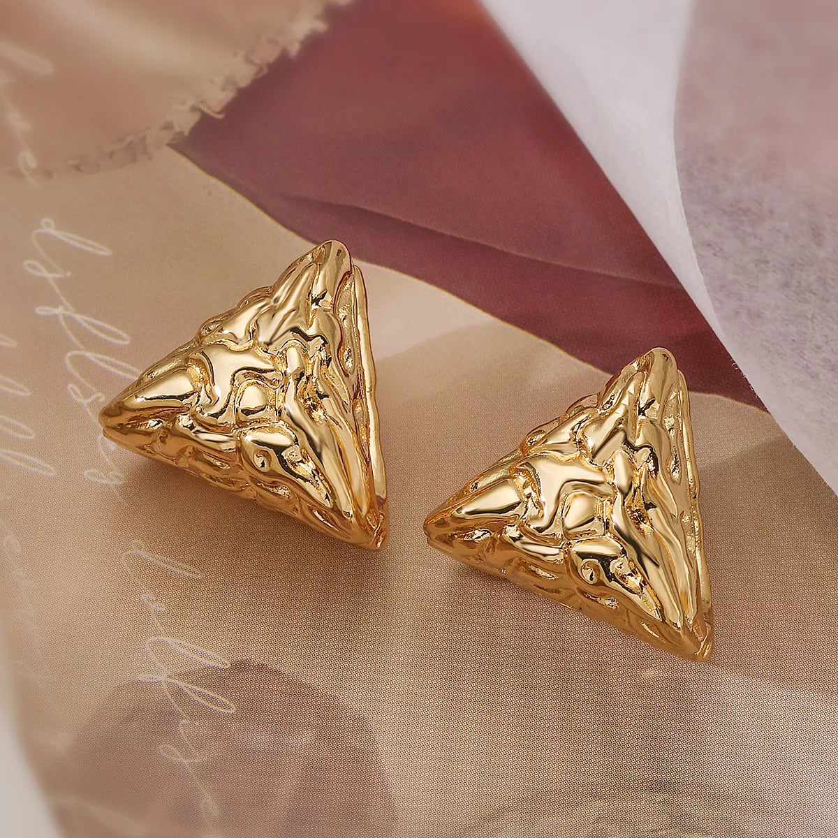 1 Pair Simple Style Commute Triangle Plating Copper 18k Gold Plated Earrings