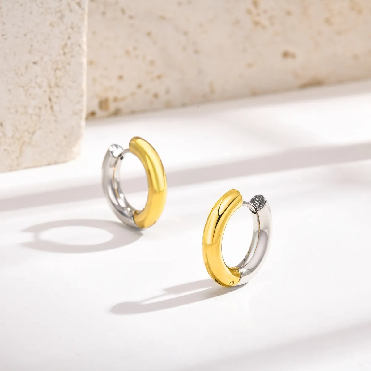 1 Pair Simple Style Cool Style Color Block Plating Stainless Steel 18k Gold Plated Hoop Earrings