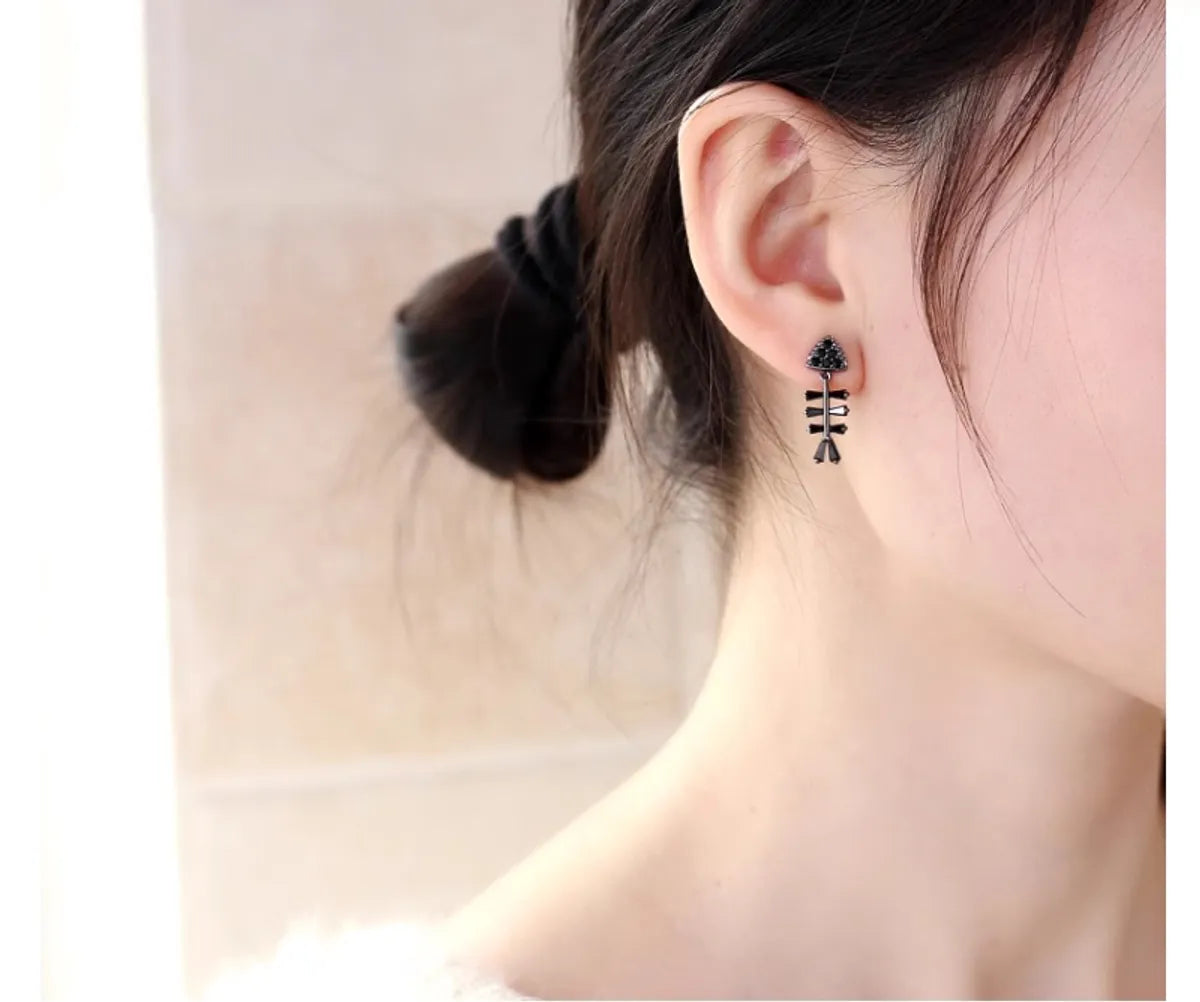 1 Pair Simple Style Fish Plating Inlay Copper Zircon Ear Studs