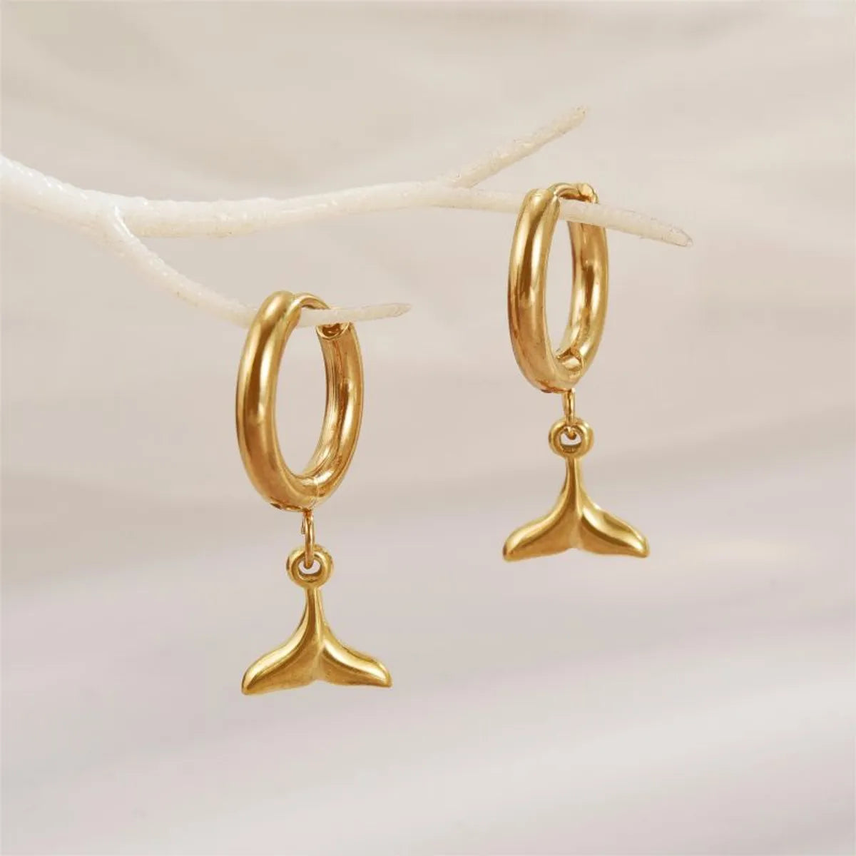 1 Pair Simple Style Fish Tail Polishing Plating Stainless Steel 18k Gold Plated Drop Earrings