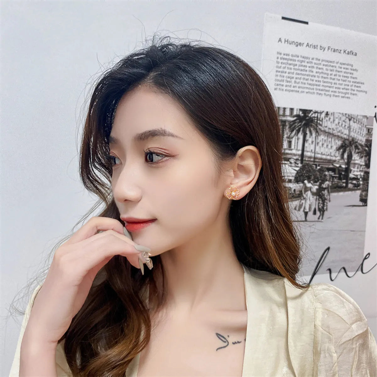 1 Pair Simple Style Flower Alloy Inlay Artificial Pearls Women's Ear Studs