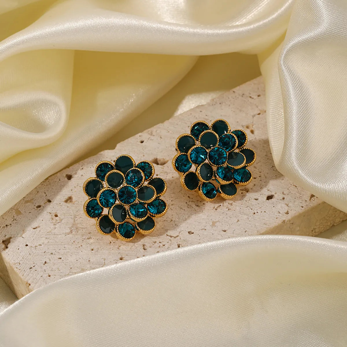 1 Pair Simple Style Flower Enamel Plating Hollow Out Copper Zircon 18k Gold Plated Ear Studs