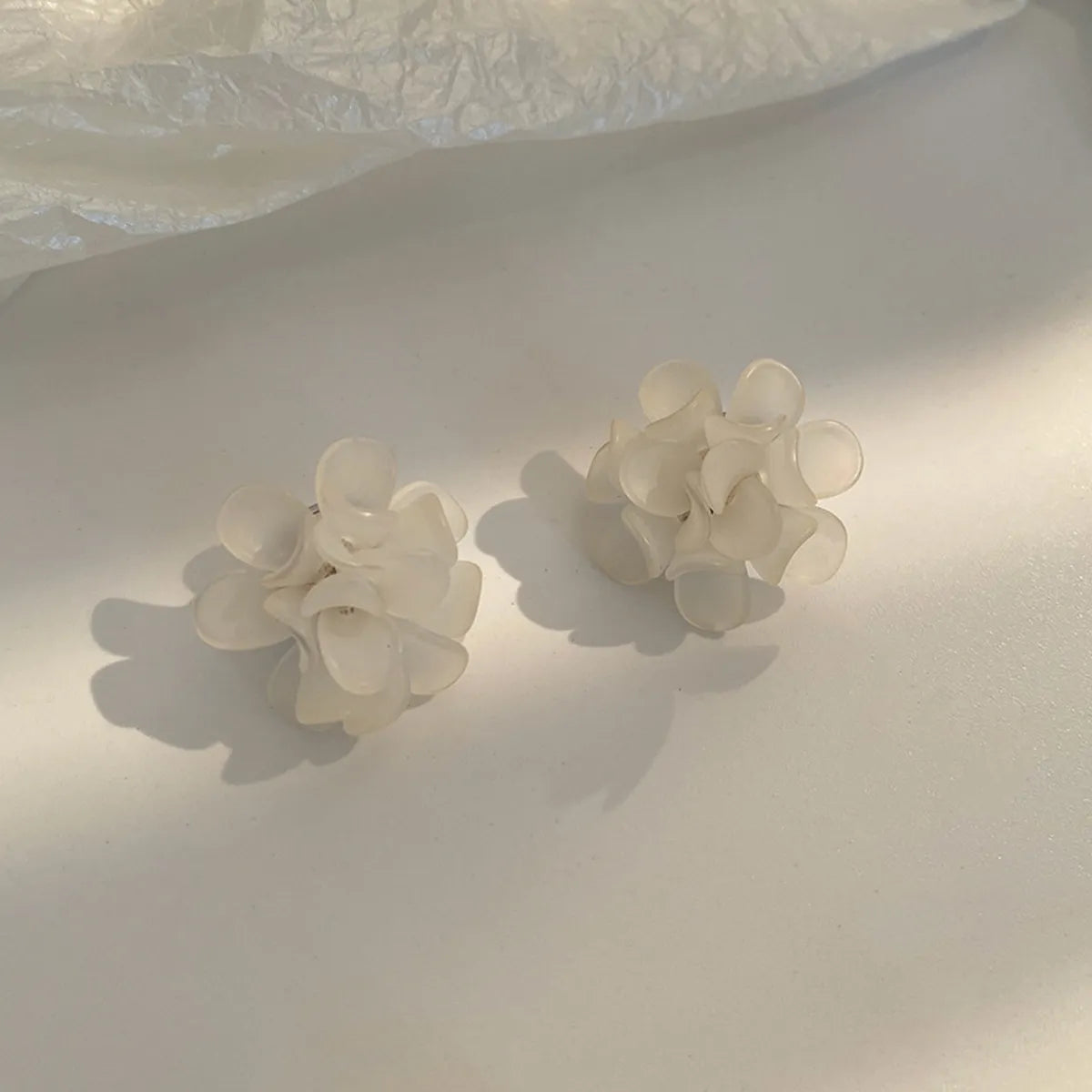 1 Pair Simple Style Flower Inlay Alloy Pearl Drop Earrings