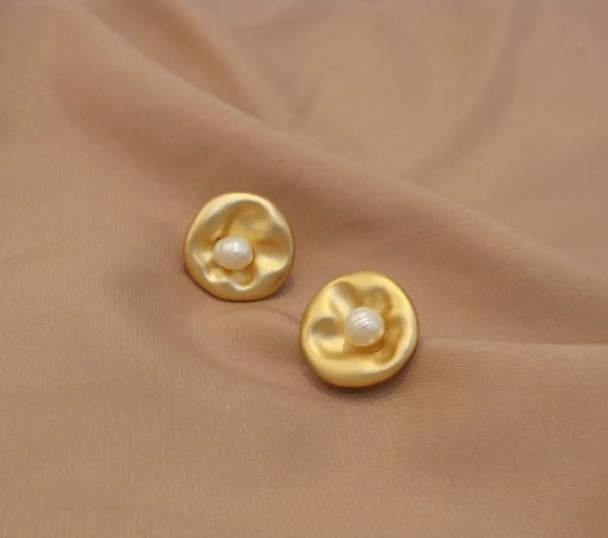 1 Pair Simple Style Flower Inlay Alloy Pearl Ear Studs