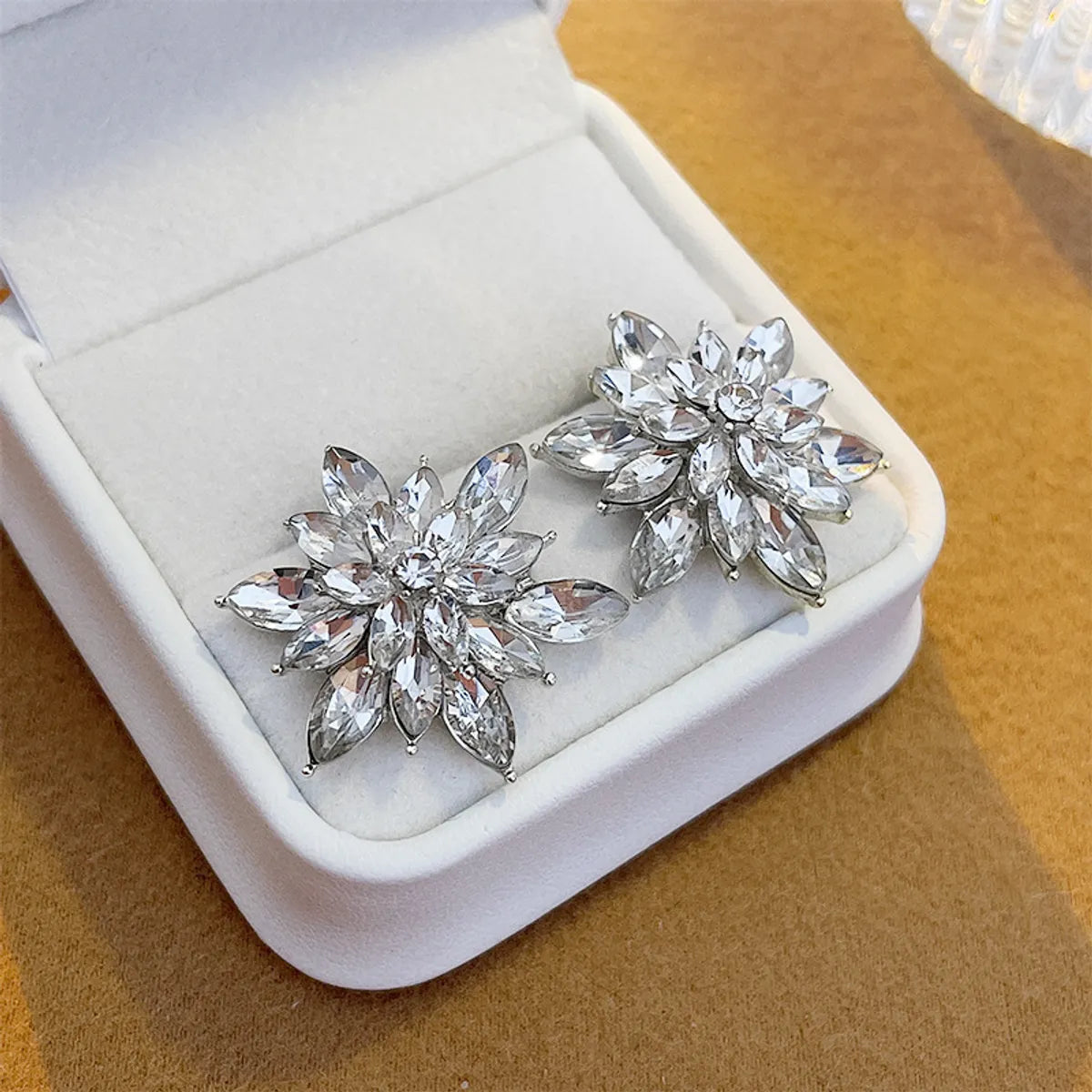 1 Pair Simple Style Flower Inlay Alloy Zircon Ear Studs