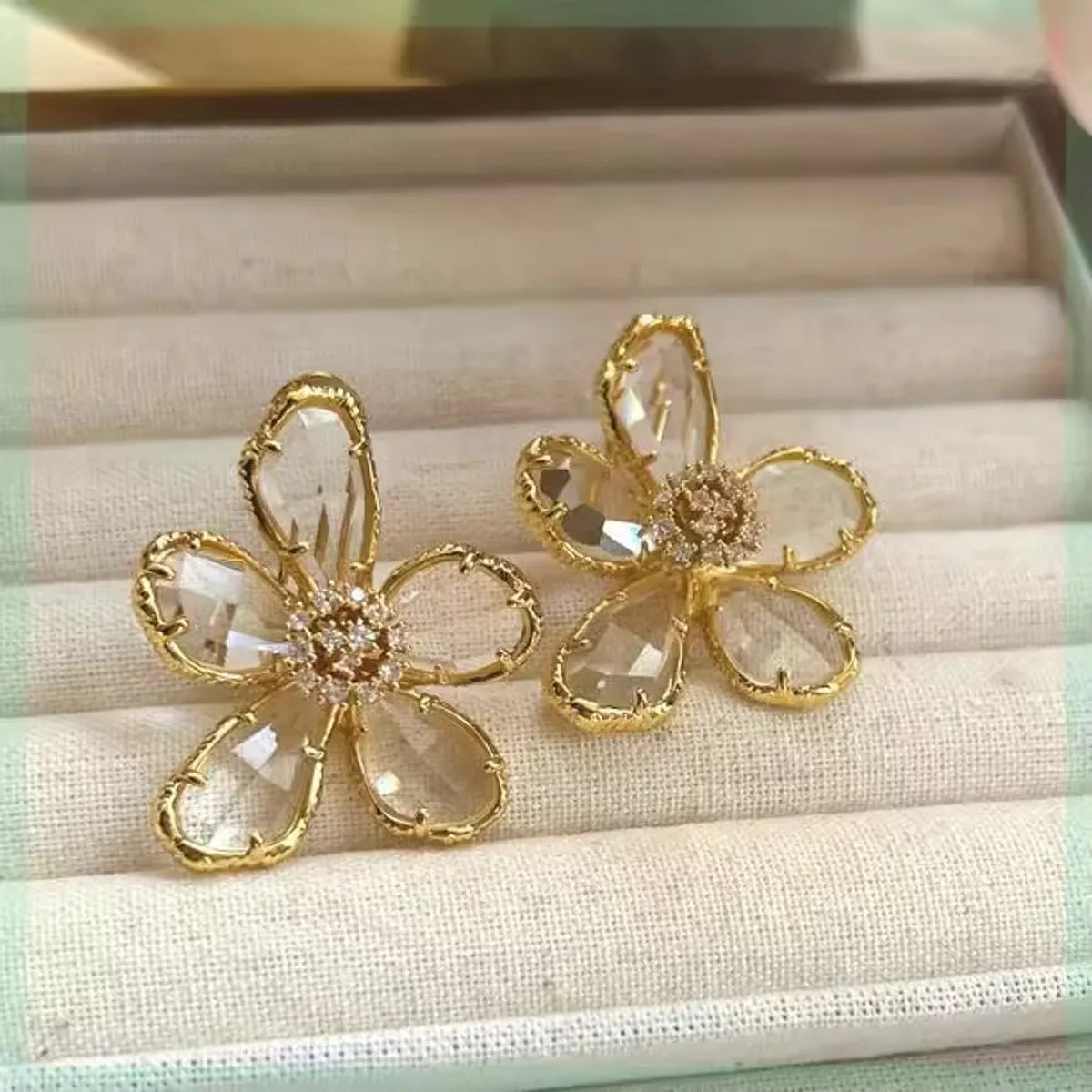 1 Pair Simple Style Flower Inlay Copper Zircon Ear Studs