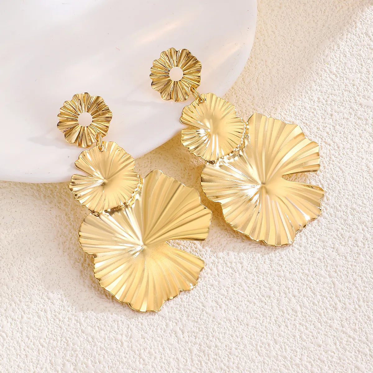 1 Pair Simple Style Flower Plating Alloy 14k Gold Plated Silver Plated Drop Earrings