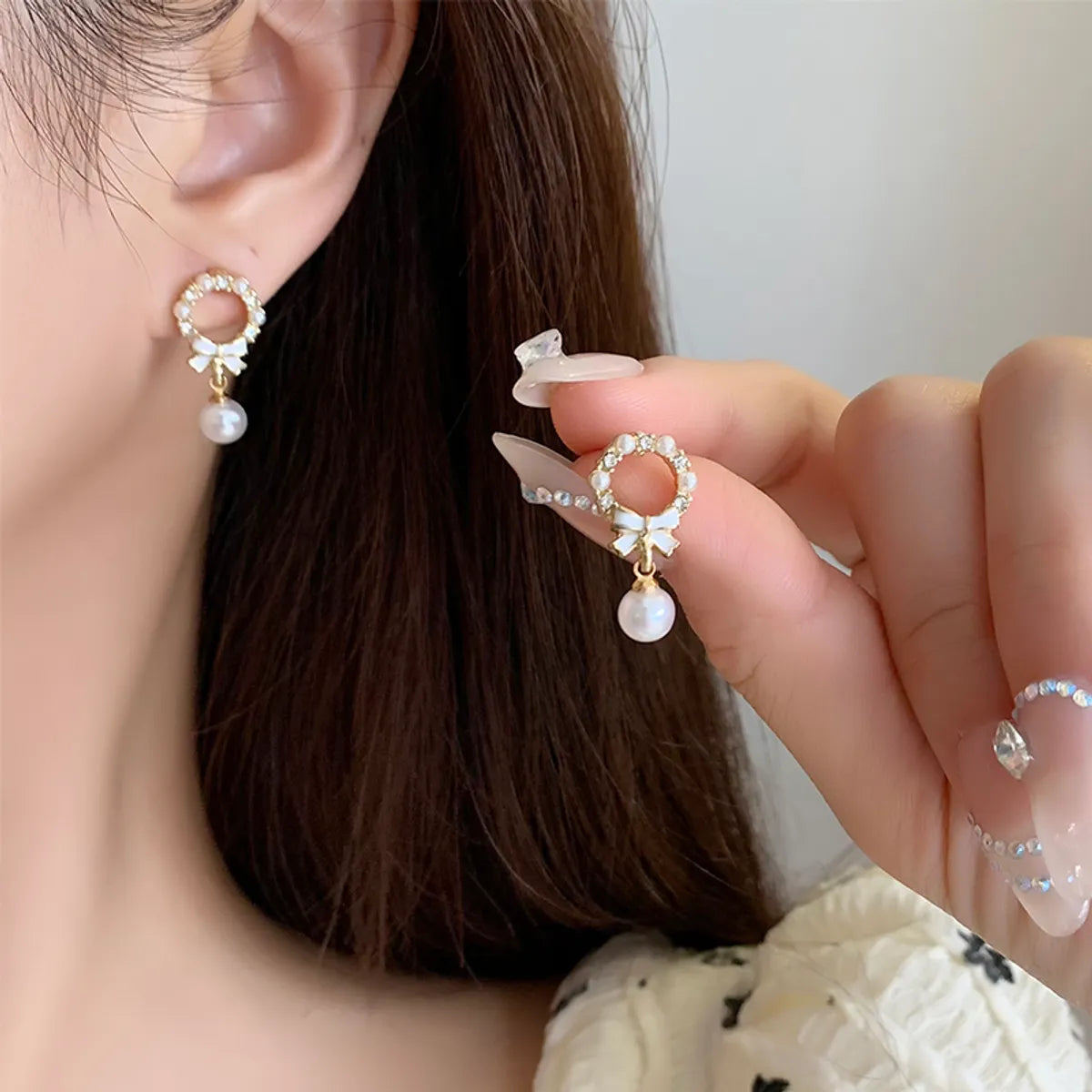 1 Pair Simple Style Flower Plating Inlay Alloy Rhinestones Pearl Gold Plated Drop Earrings