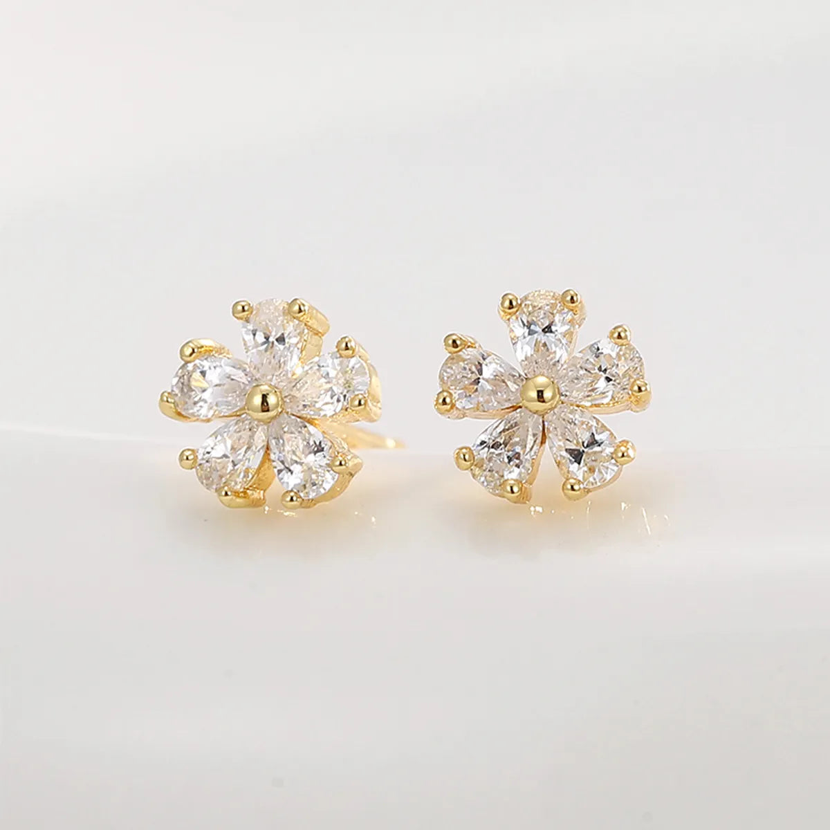 1 Pair Simple Style Flower Plating Inlay Copper Zircon 18k Gold Plated Ear Studs