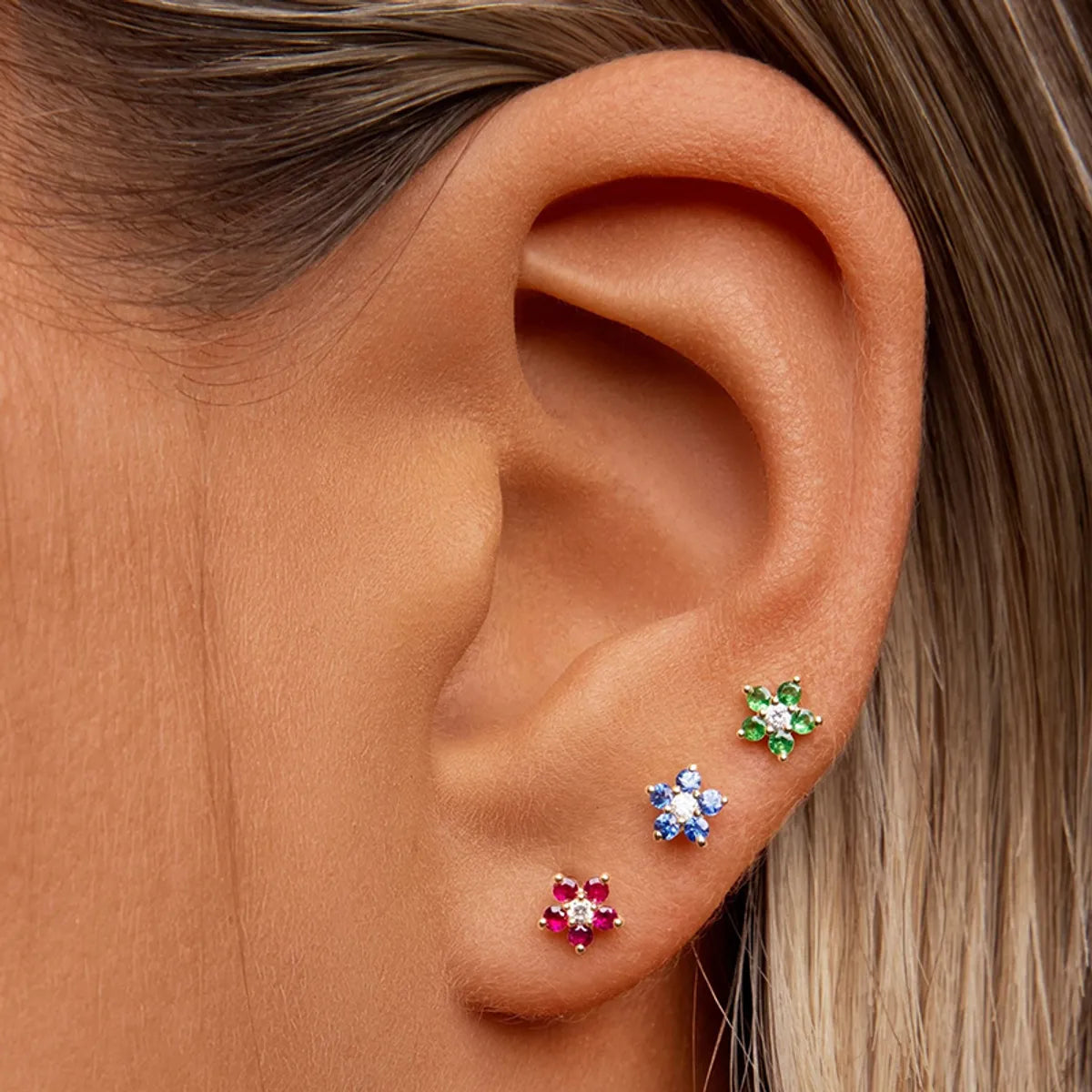 1 Pair Simple Style Flower Plating Inlay Copper Zircon White Gold Plated Gold Plated Ear Studs