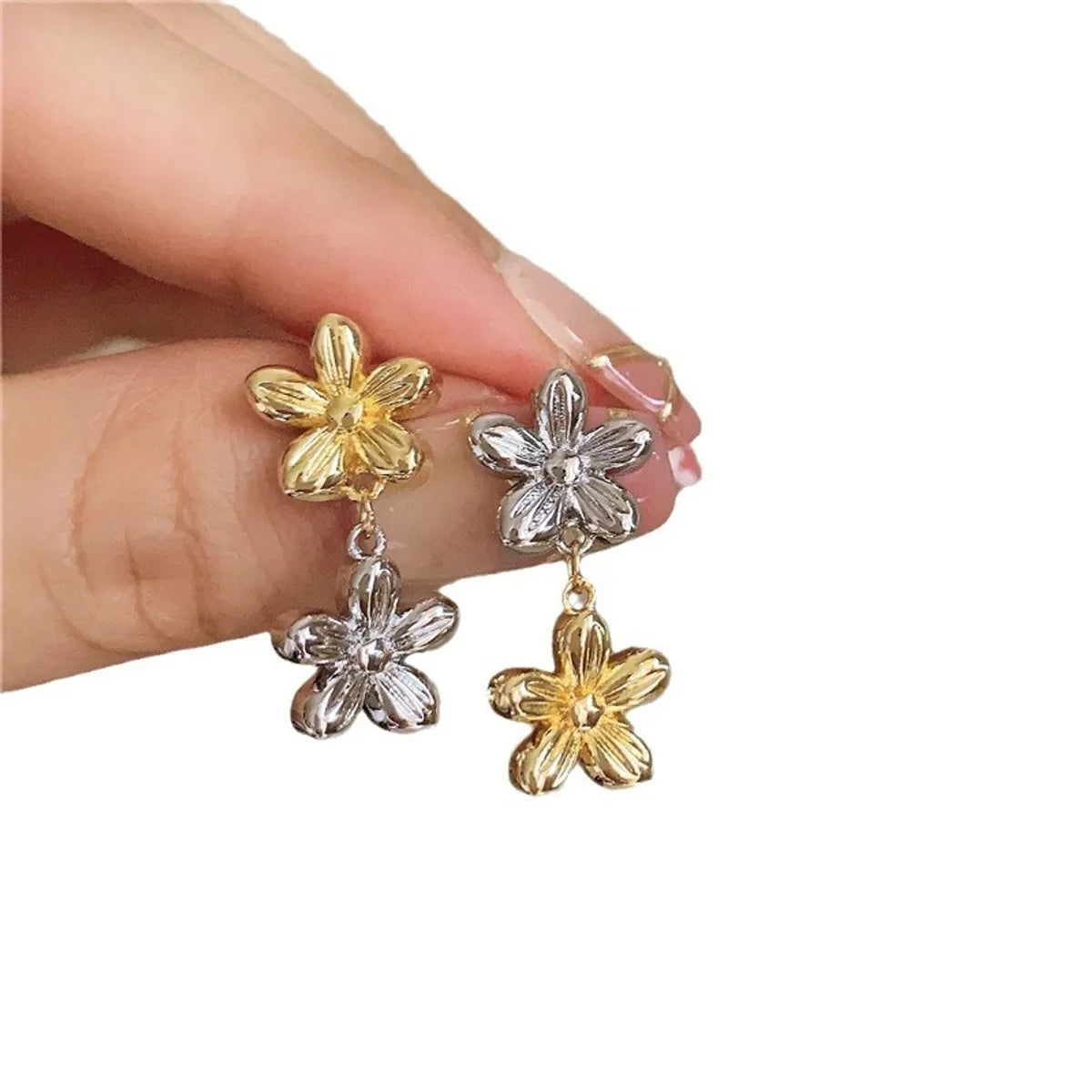 1 Pair Simple Style Flower Plating Metal Drop Earrings