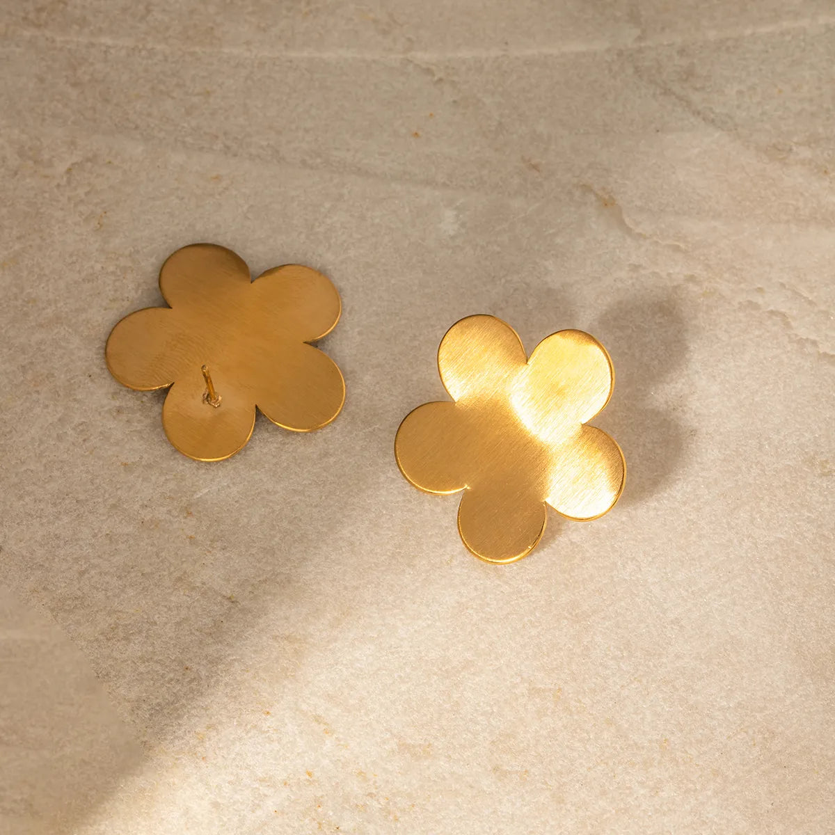 1 Pair Simple Style Flower Plating Stainless Steel 18k Gold Plated Ear Studs