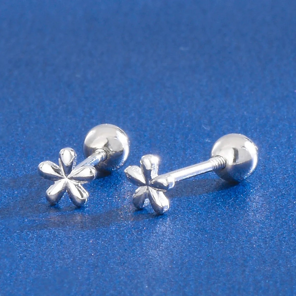 1 Pair Simple Style Flower Plating Sterling Silver Ear Studs